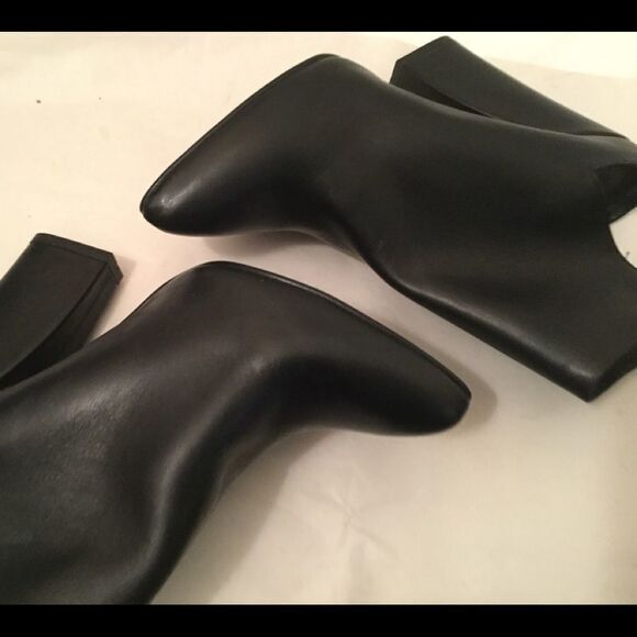 Intentionally Blank Women's 4.25”  block Heels - Picture 10 of 12